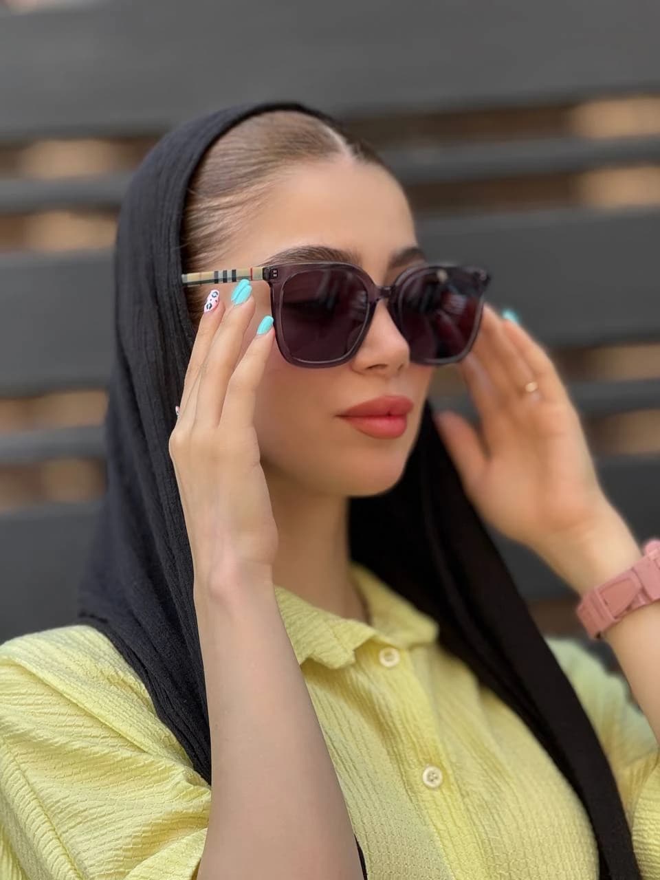 عینک آفتابی برند بربری مدل BE4276 — تصویر ۲