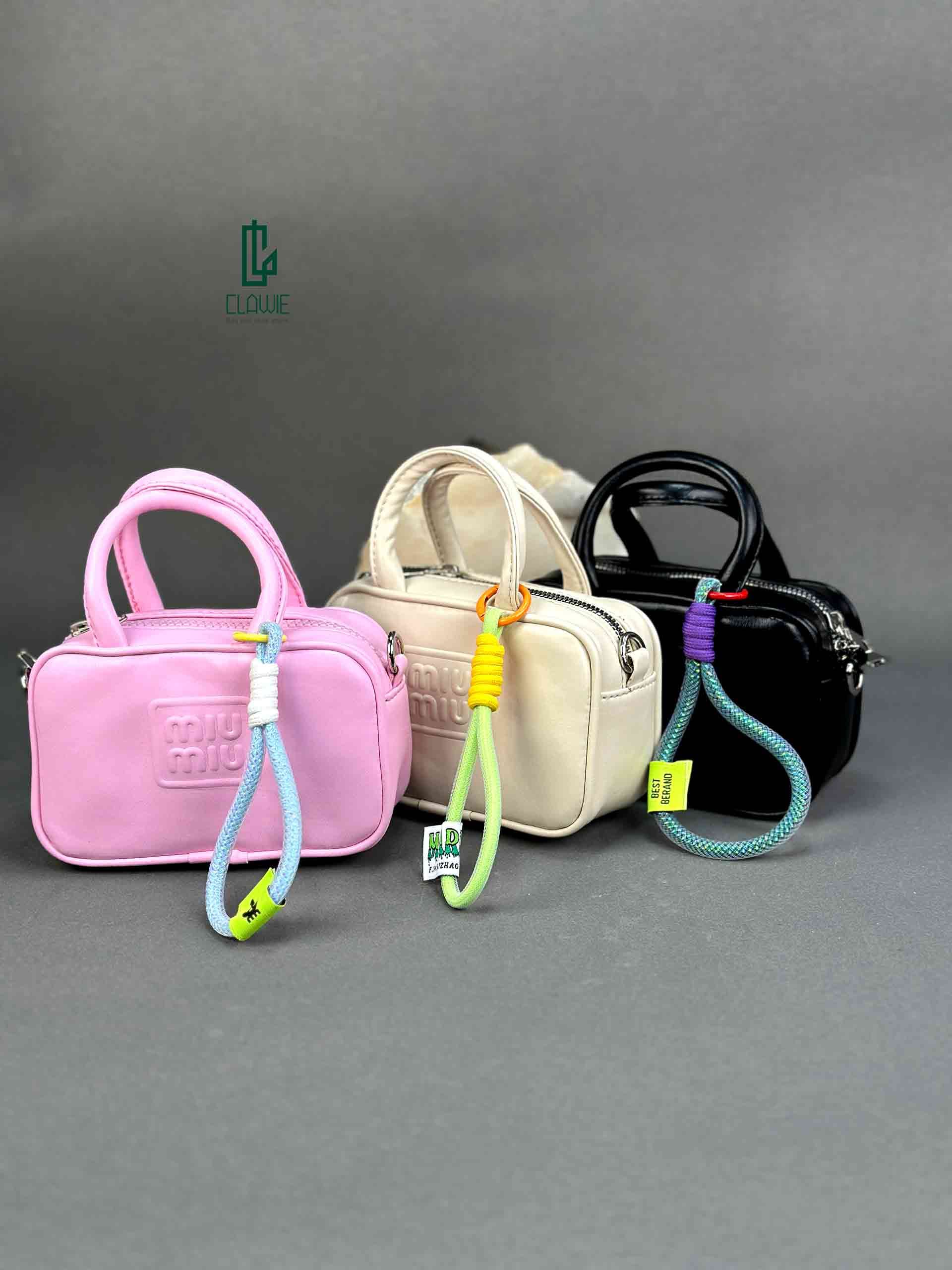 👝 کیف پاسپورتی : miumiu — تصویر ۴
