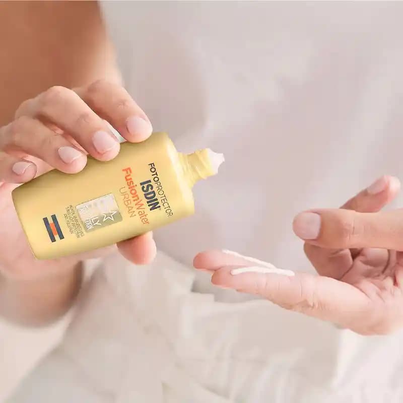 ضد آفتاب ایزدین فیوژن واتر اوربان SPF 30 (جعبه معیوب) — تصویر ۲