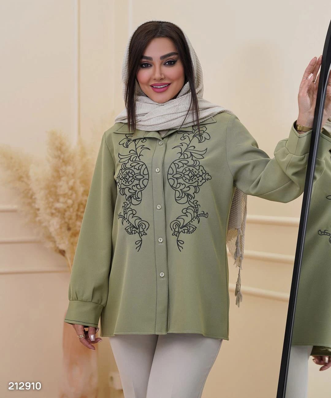 شومیز گلدوزی یقه مردانه مازراتی مدل ماریان — تصویر ۵