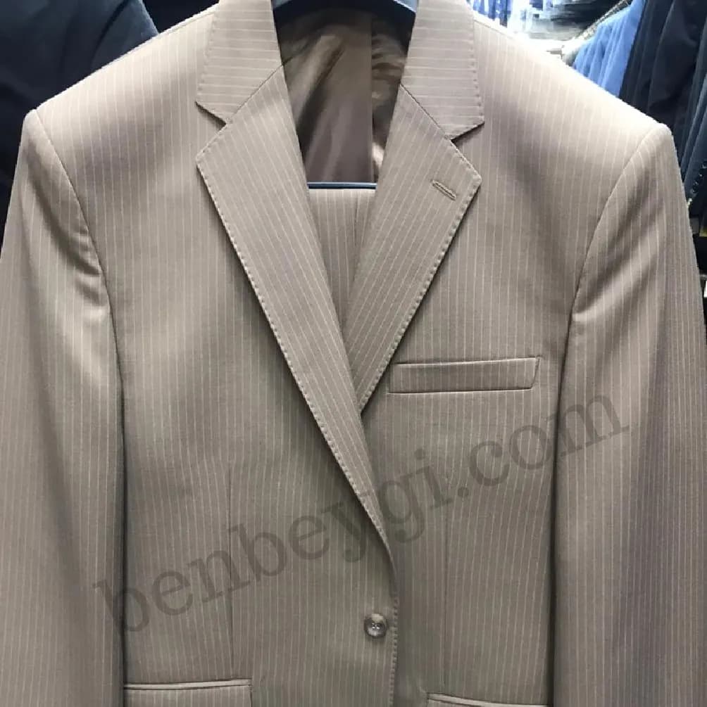 کت شلوار مردانه اداری پارچه فاستونی رنگ قهوه ای روشن طرح دیپلمات کد ram15839