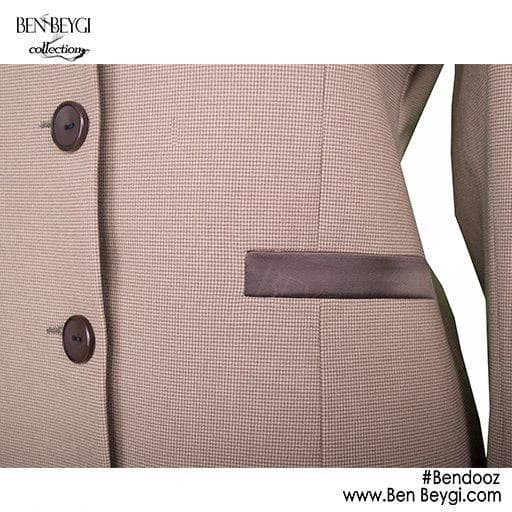 مانتو اداری کرم یقه ایستاده پارچه فیونا کد 3902 — تصویر ۳