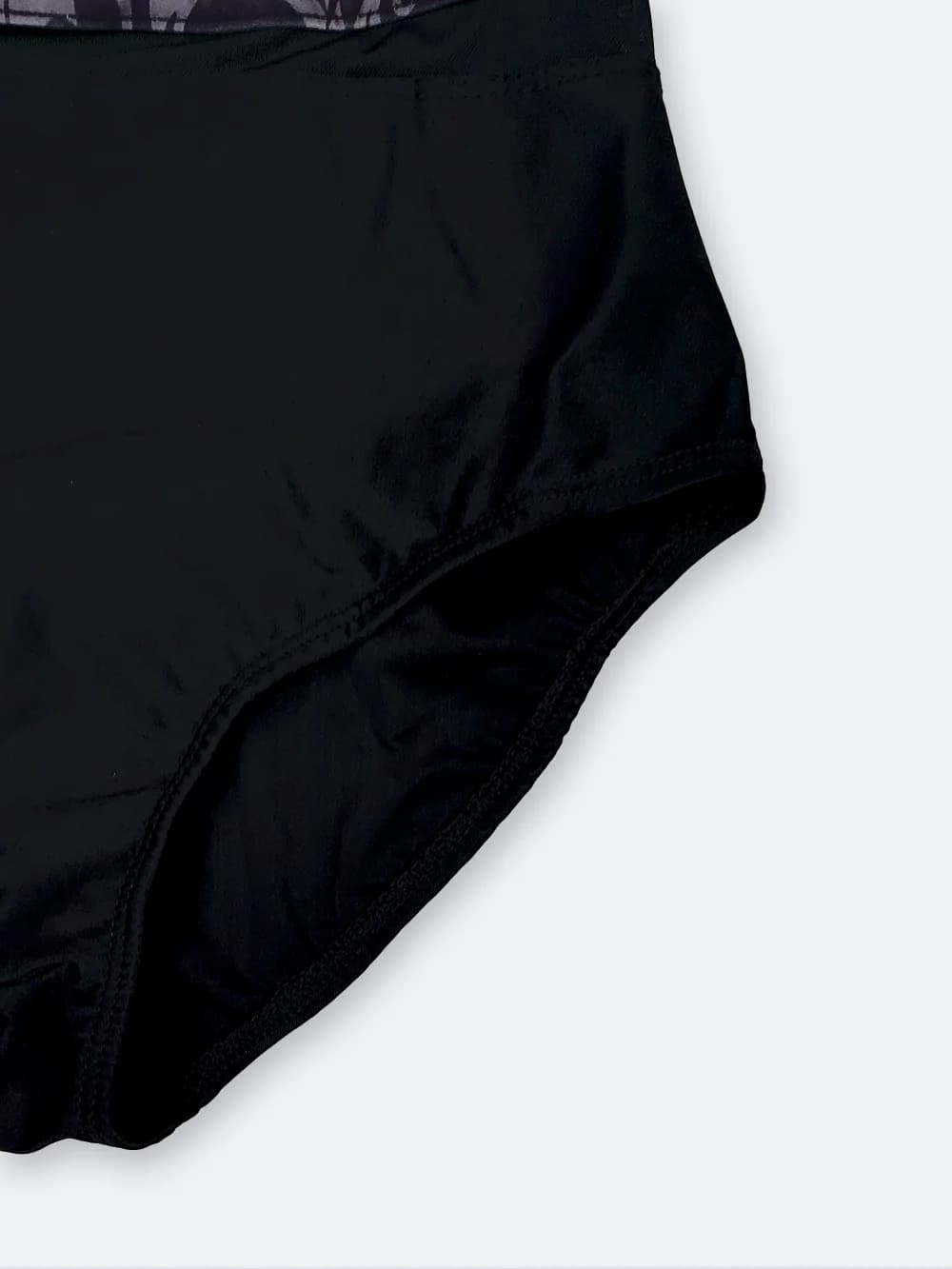 مایو زنانه شیک اسلیپ کمر شیشه ای و کاپدار اسپیدو ( Speedo ) مشکی و طوسی — تصویر ۶