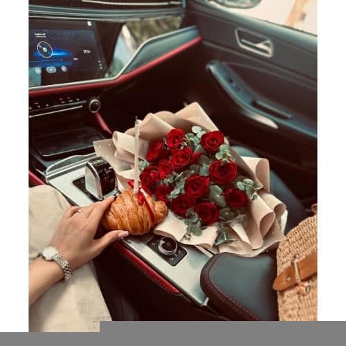 تحویل فوری دسته گل در موسسه مالی و اعتباری توسعه 2621