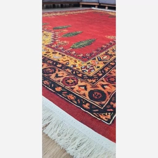 فرش ماشینی چاپی | فرشینه مخمل قشقایی طرح سنتی لاکی (پس کرایه) — تصویر ۳