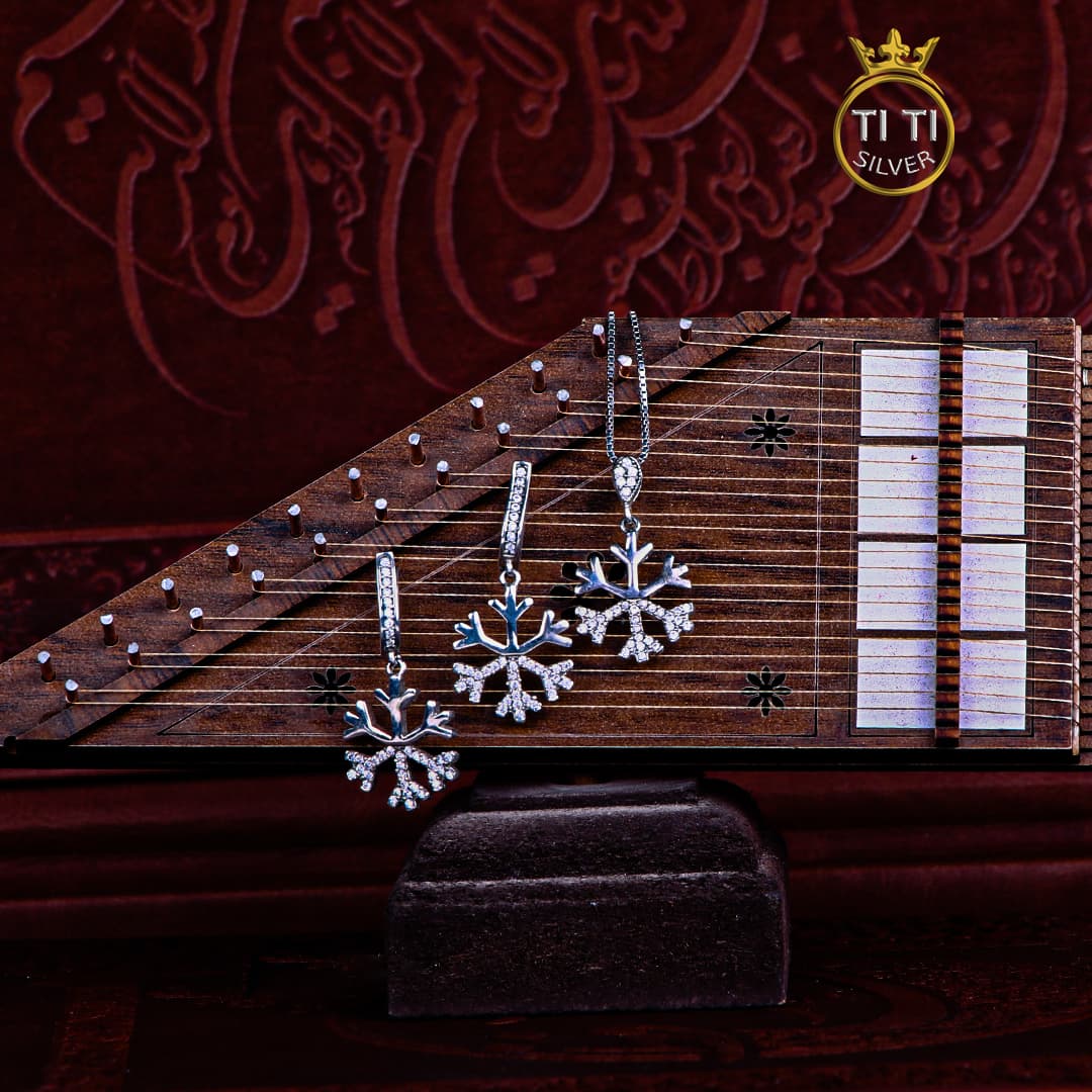 نیم ست طرح گلوله برف نقره — تصویر ۲