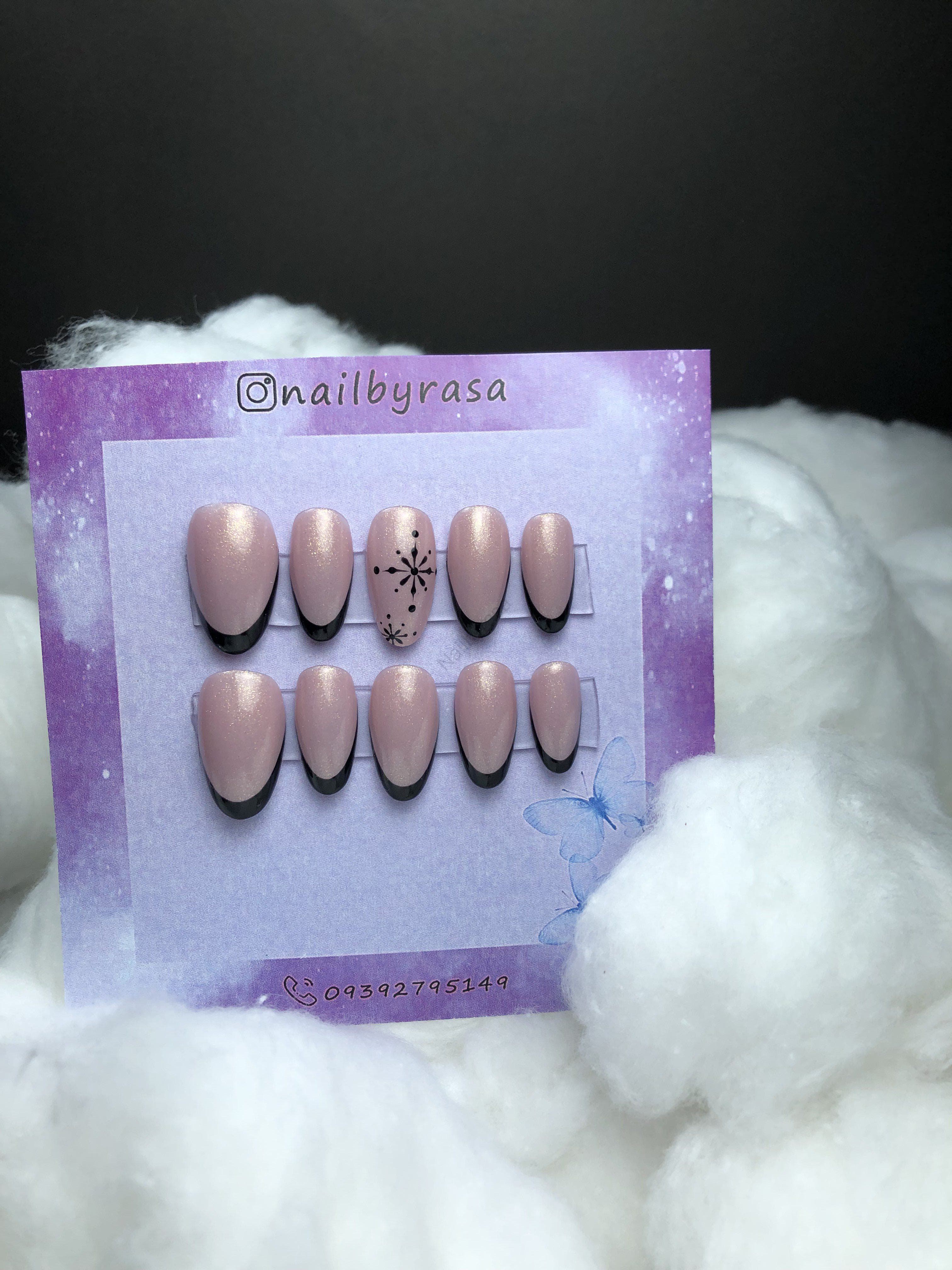 ناخن مصنوعی طرح فرنچ مشکی و دانه برف شایندار بادامی راسا – RSN0005 — تصویر ۶
