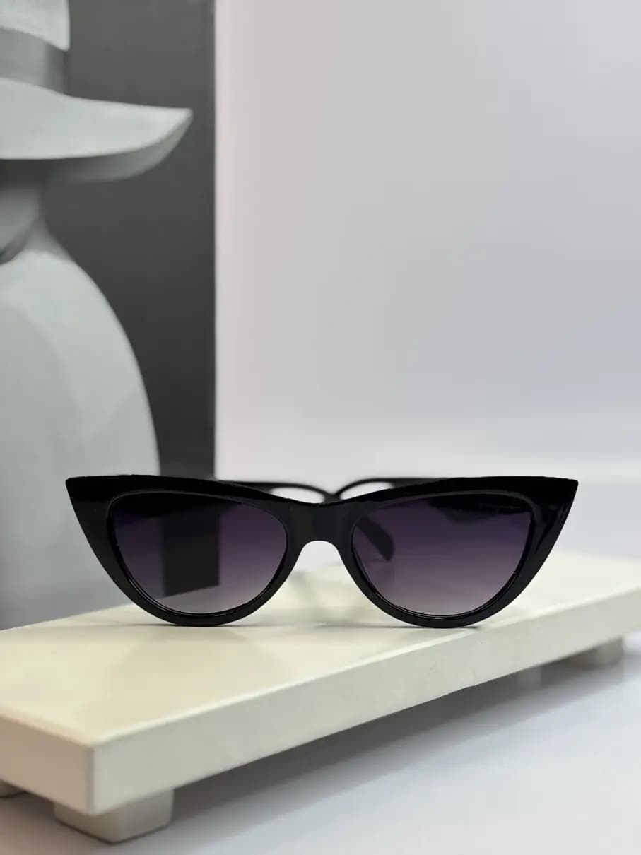عینک آفتابی اورجینال ترند ferragamo زنانه یووی ۴۰۰ مشکی