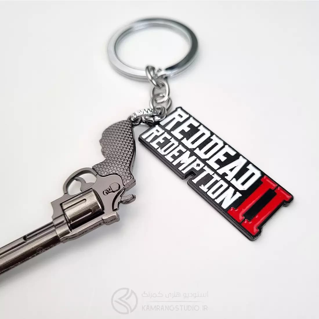 جاکلیدی رد دد همراه اسلحه آرتور مورگان Red Dead Redemption — تصویر ۳