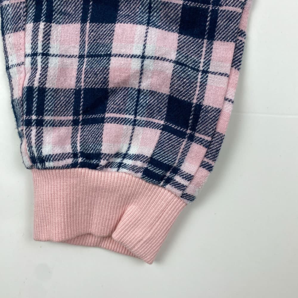 شلوار دخترانه مچ دار طرح چهارخونه کمرکش صورتی کمرنگ – 2 تا 4 سال — تصویر ۵