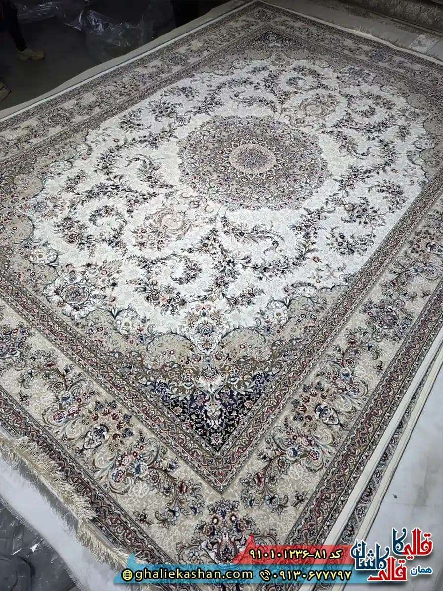 فرش کلاسیک 1200 شانه طرح دیبا رنگ کرم کاشان