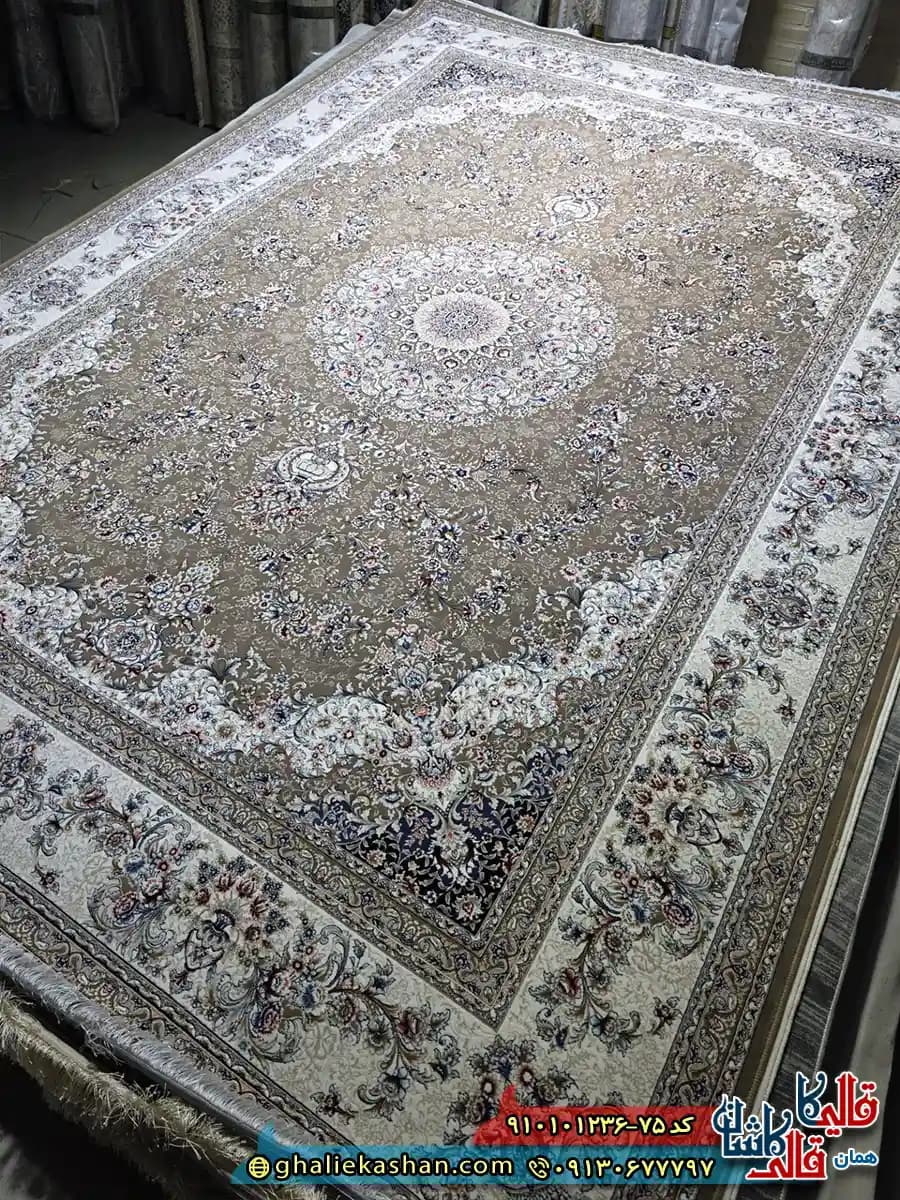 فرش کلاسیک 1200 شانه طرح دیبا رنگ قهوه ای کاراملی کاشان — تصویر ۲