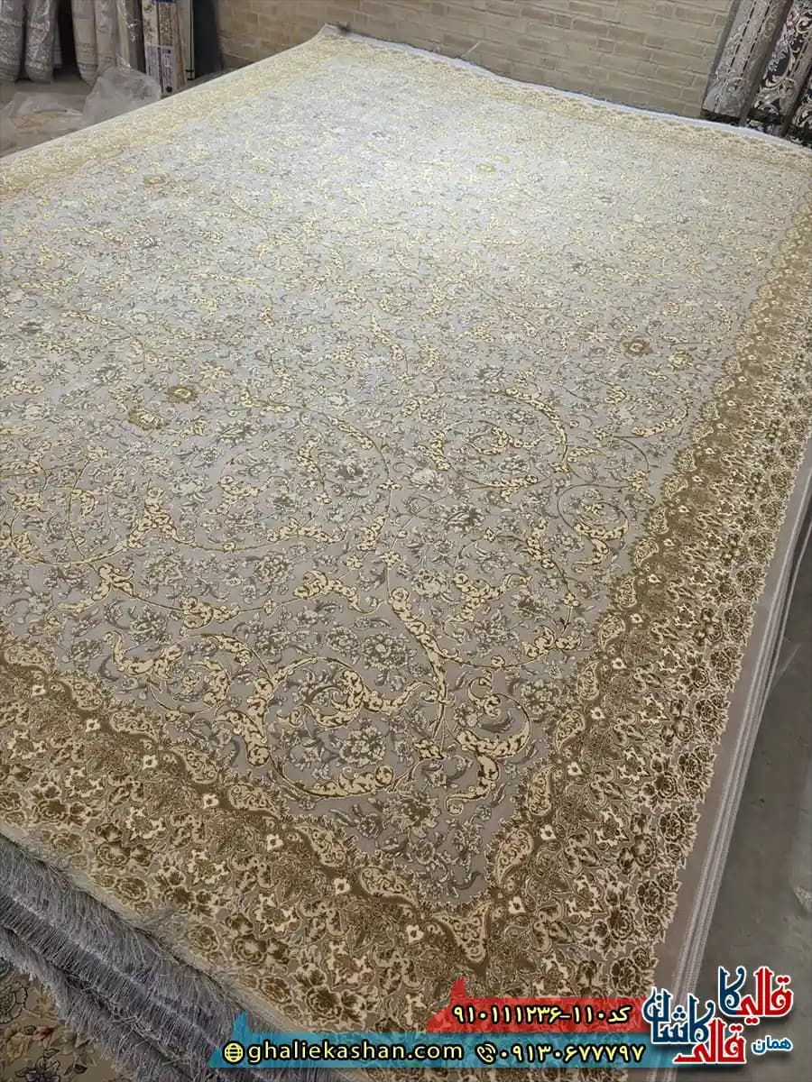 فرش طلاکوب 1200 شانه طرح افشان لوتوس رنگ بژ نسکافه ای گل برجسته کاشان — تصویر ۲