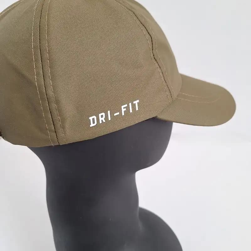 کلاه ورزشی شمعی نایک قهوه ای DRI-FIT — تصویر ۵