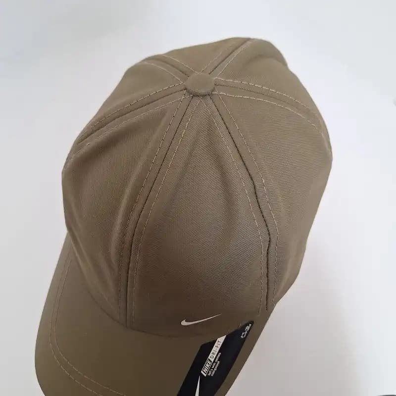 کلاه ورزشی شمعی نایک قهوه ای DRI-FIT — تصویر ۲
