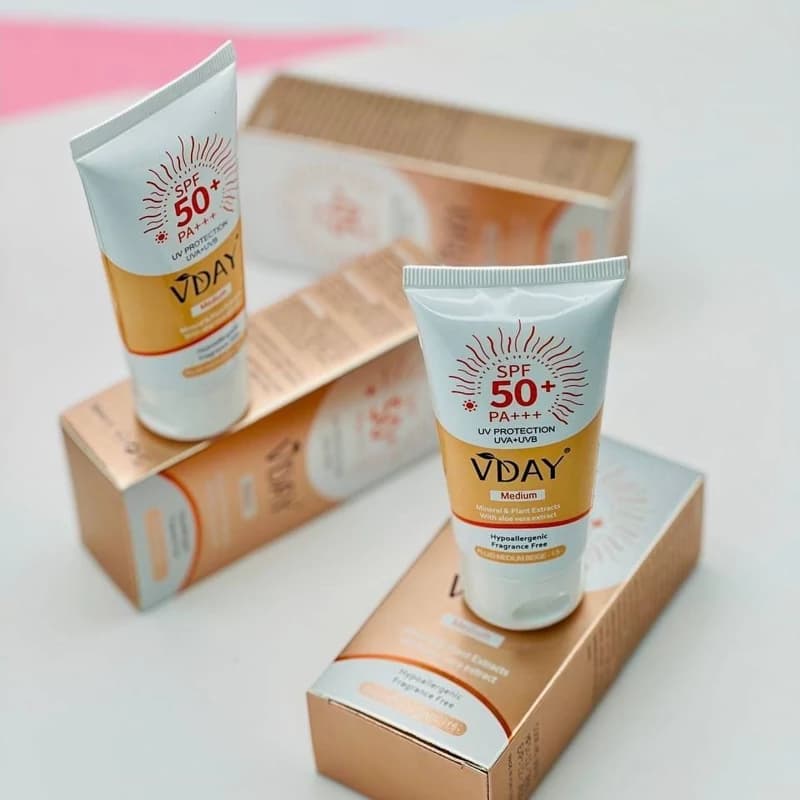 کرم ضد آفتاب رنگی وی دی Vday بژ متوسط SPF50 — تصویر ۱۰