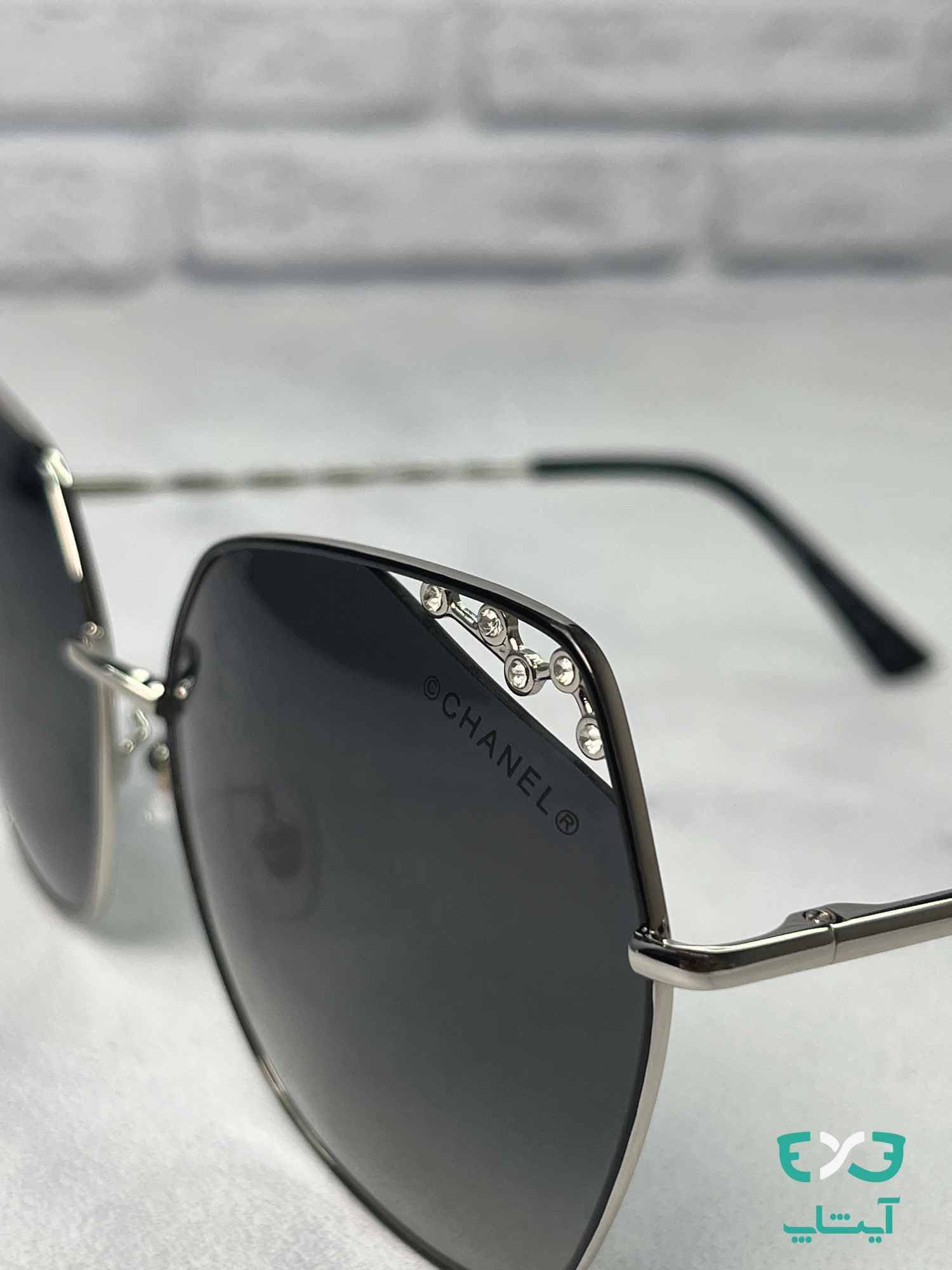 عینک آفتابی شنل CHANEL کد CH8303 مشکی نقره ای — تصویر ۴