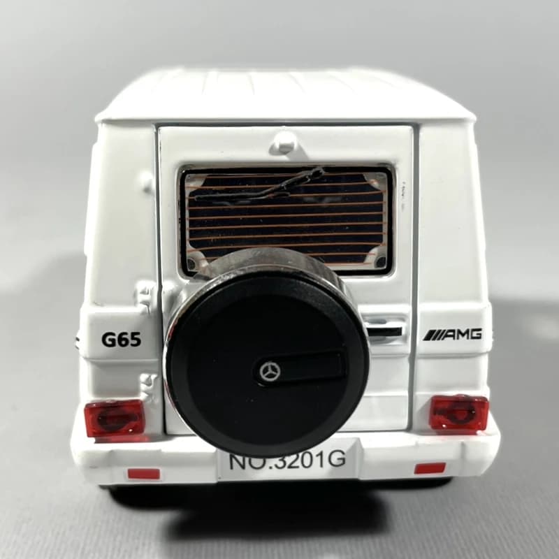 ماشین فلزی مرسدس بنز G65 AMG سفید — تصویر ۷