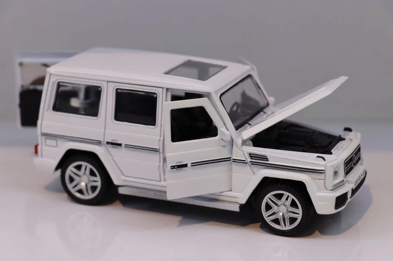 ماشین فلزی مرسدس بنز G65 AMG سفید — تصویر ۲