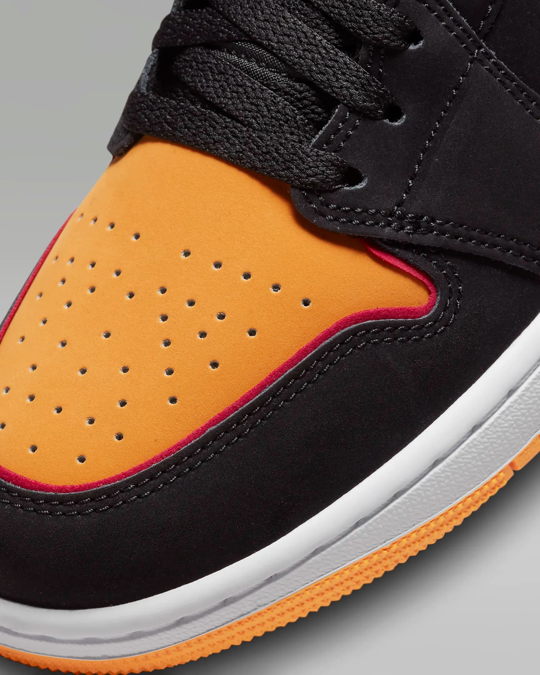 کفش مردانه نایک اورجینال- مشکی و نارنجیNike Air Jordan 1 Mid SE — تصویر ۸