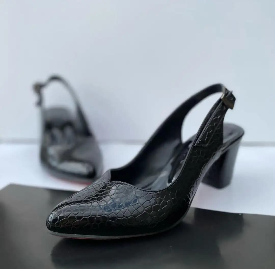 کفش پاشنه دار زنانه ورنی مشکی کد 5139 — تصویر ۲