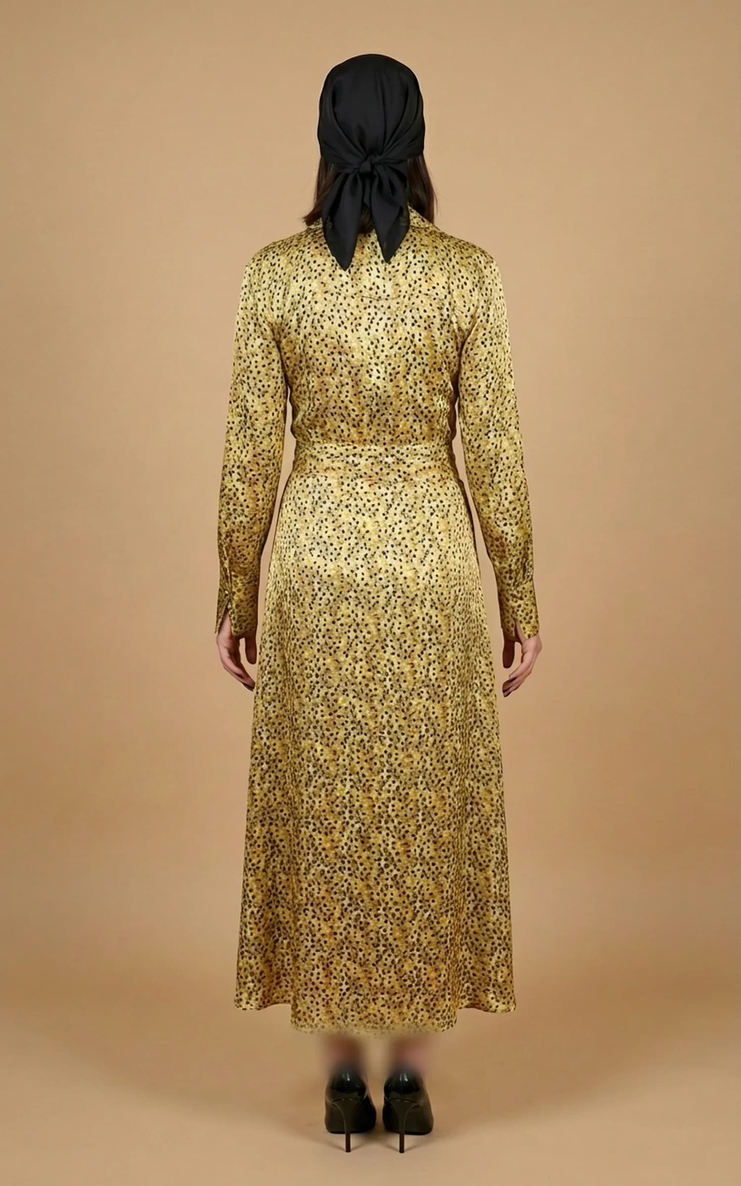 پیراهن شومیزی زنانه ماکسی با طرح نقطهچین ریز برند nevado کد 404114391839 — تصویر ۴