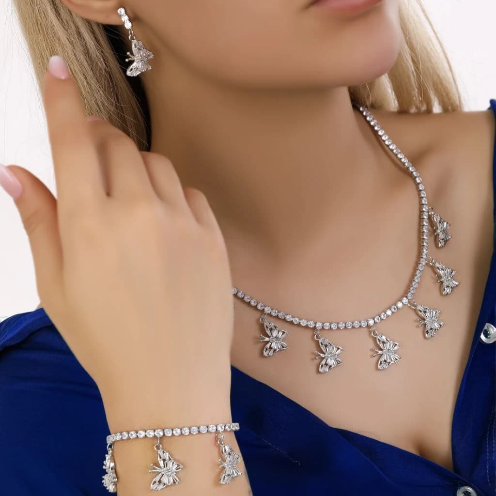 سرویس زنانه مجلسی پروانه فول نگین کاری شده رنگ نقره ای آبکاری نقره رنگ ثابت کد 2350 zmp