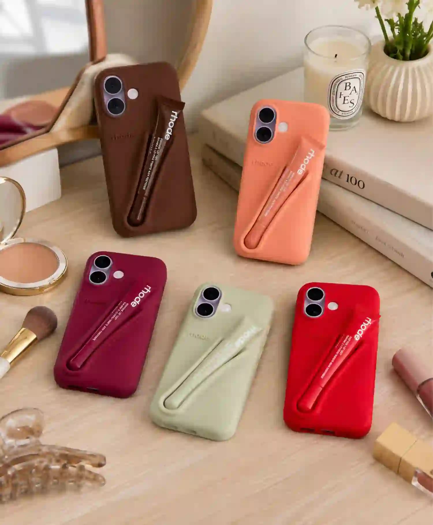 قاب سیلیکون با تینت لب rhode گوشی موبایل Iphone 17 — تصویر ۴