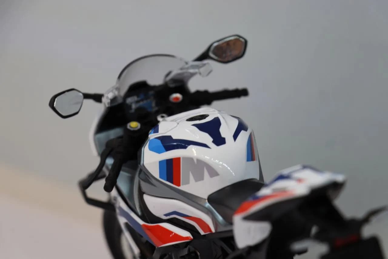 موتور فلزی بی ام و M1000RR سفید مدل M9_5A — تصویر ۳