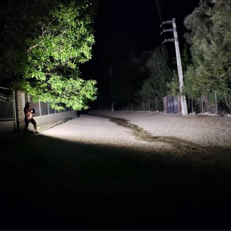 پروژکتور خورشیدی مدل solar emergency charging lamp | W8121-1 — تصویر ۳