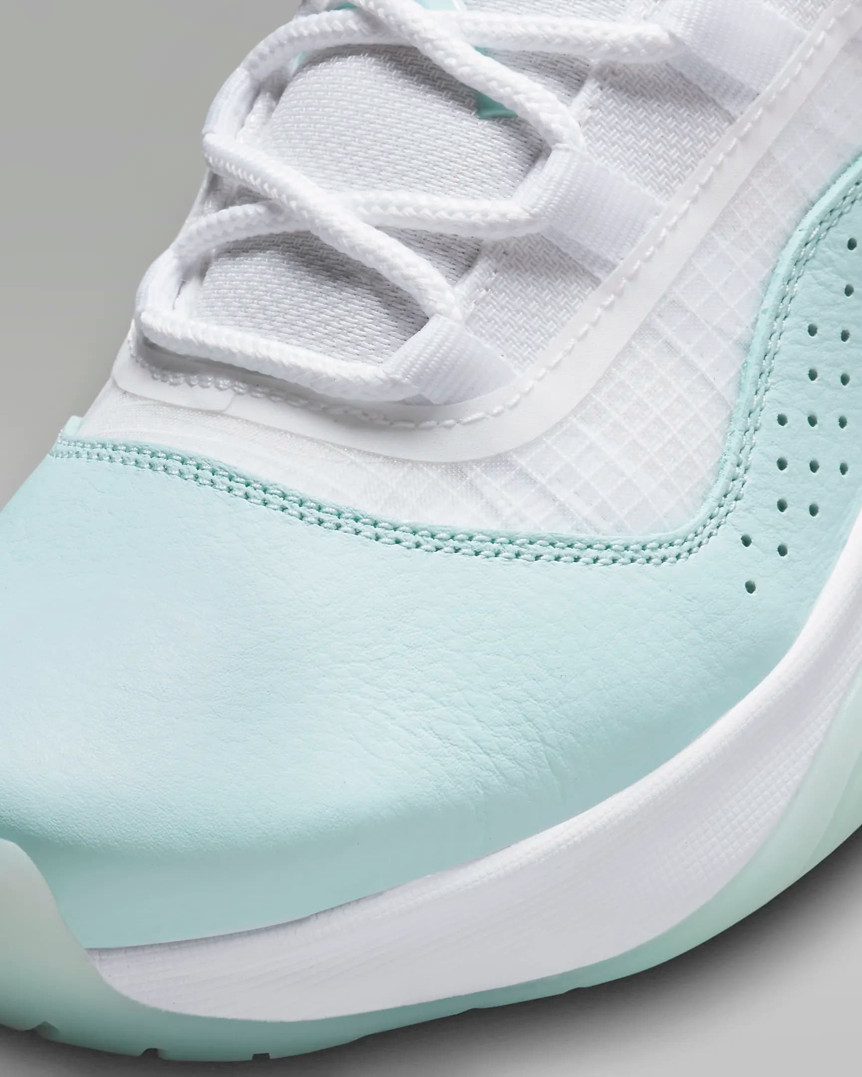 کفش زنانه نایک اورجینال -سفیدوسبز Nike Air Jordan 11 CMFT Low — تصویر ۸
