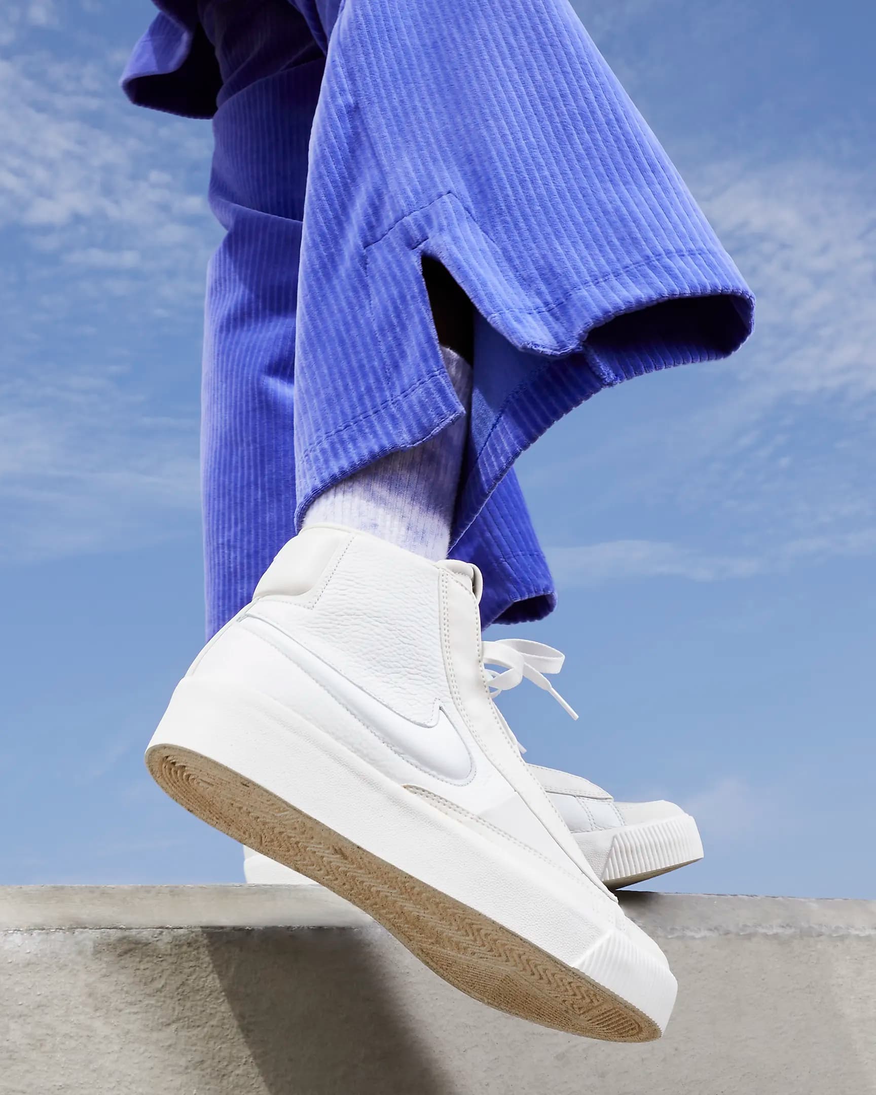 کفش زنانه نایک اورجینال-سفیدNike Blazer Mid Victory — تصویر ۳