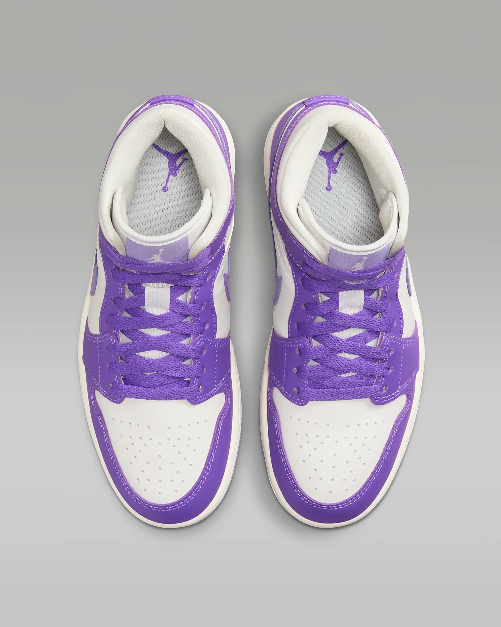 کفش زنانه نایک اورجینال-سفیدوبنفش NikeAir Jordan 1 Mid — تصویر ۵