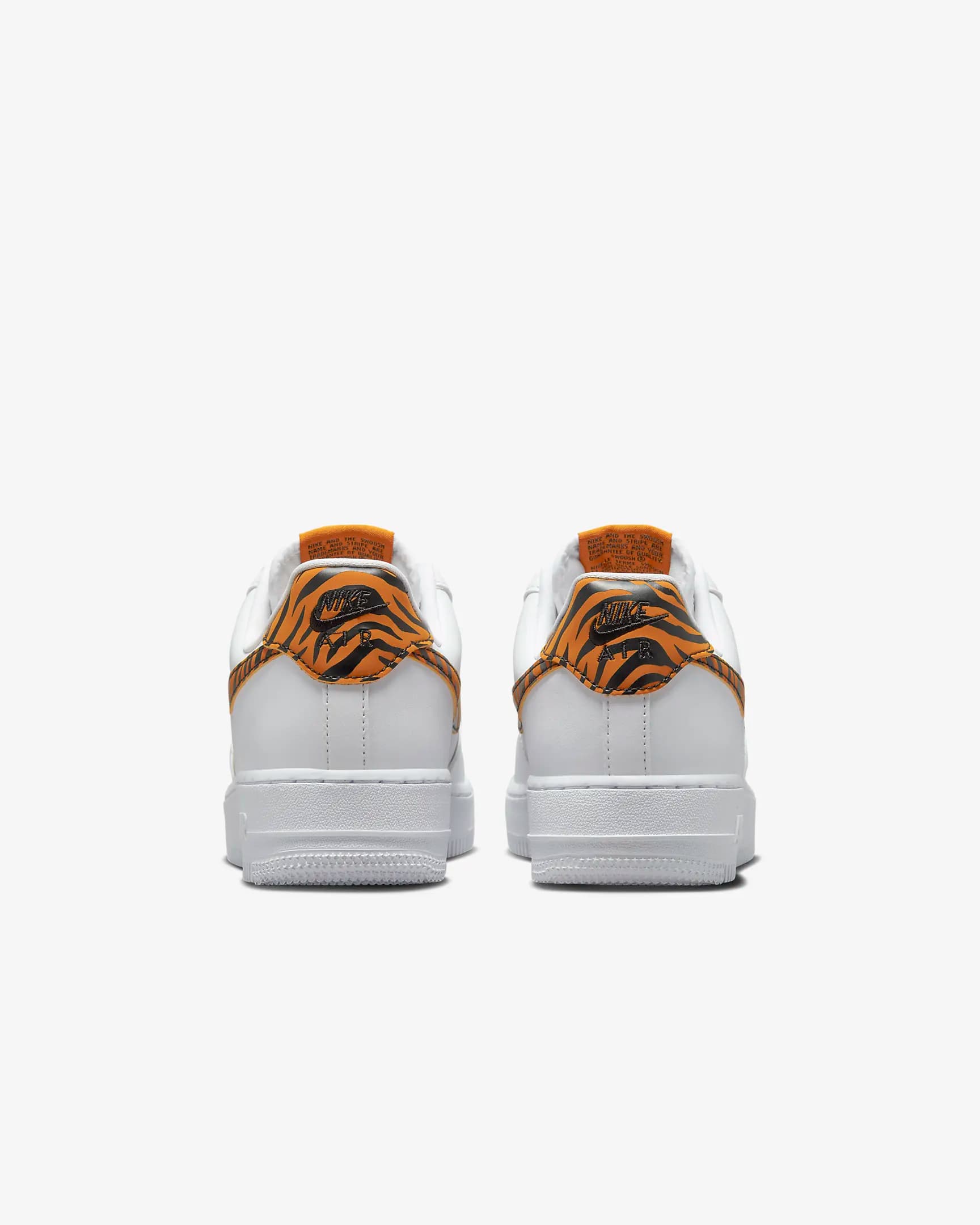 کفش زنانه نایک اورجینال-سفیدونارنجی Nike Air Force 1 ’07 — تصویر ۷