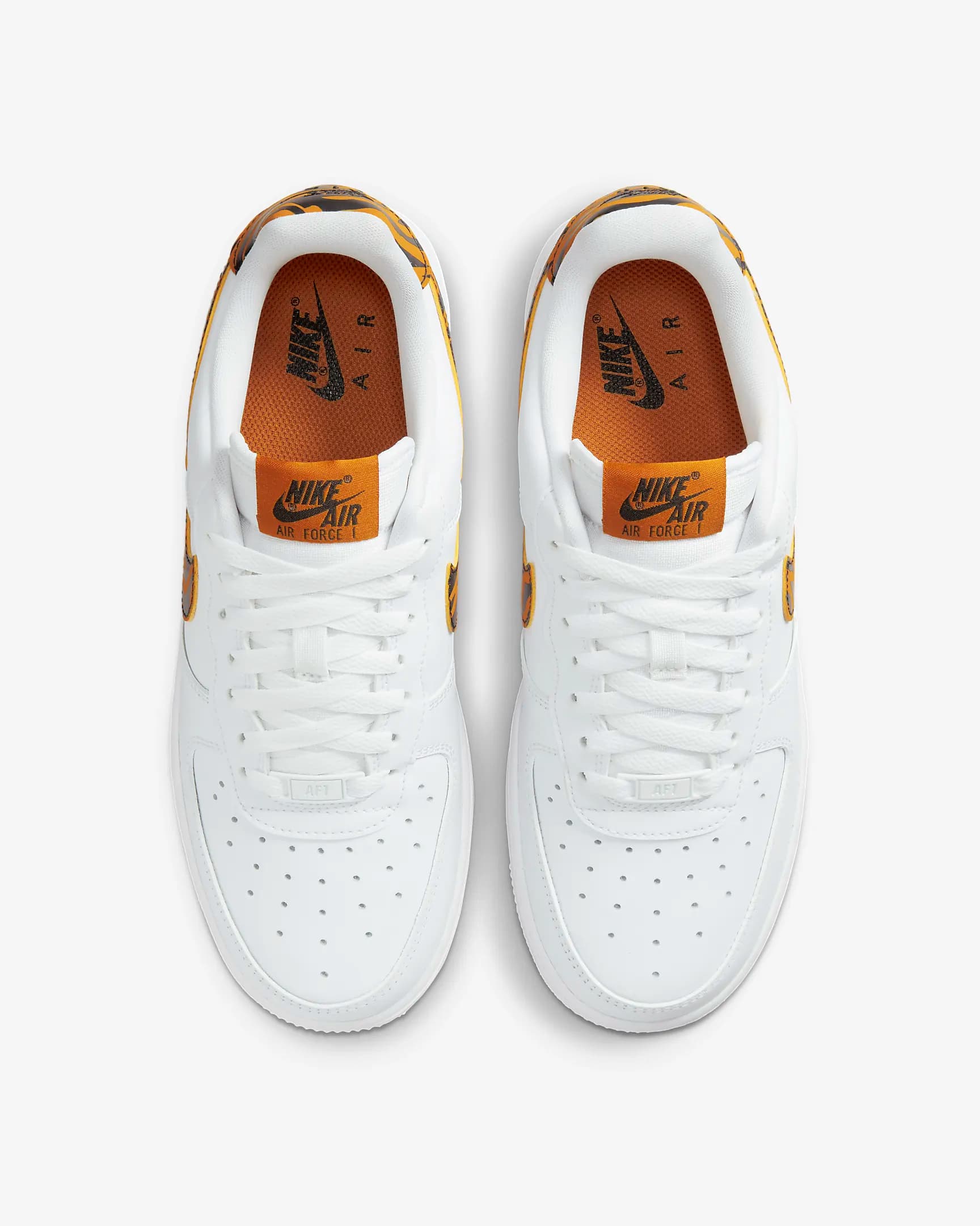 کفش زنانه نایک اورجینال-سفیدونارنجی Nike Air Force 1 ’07 — تصویر ۵
