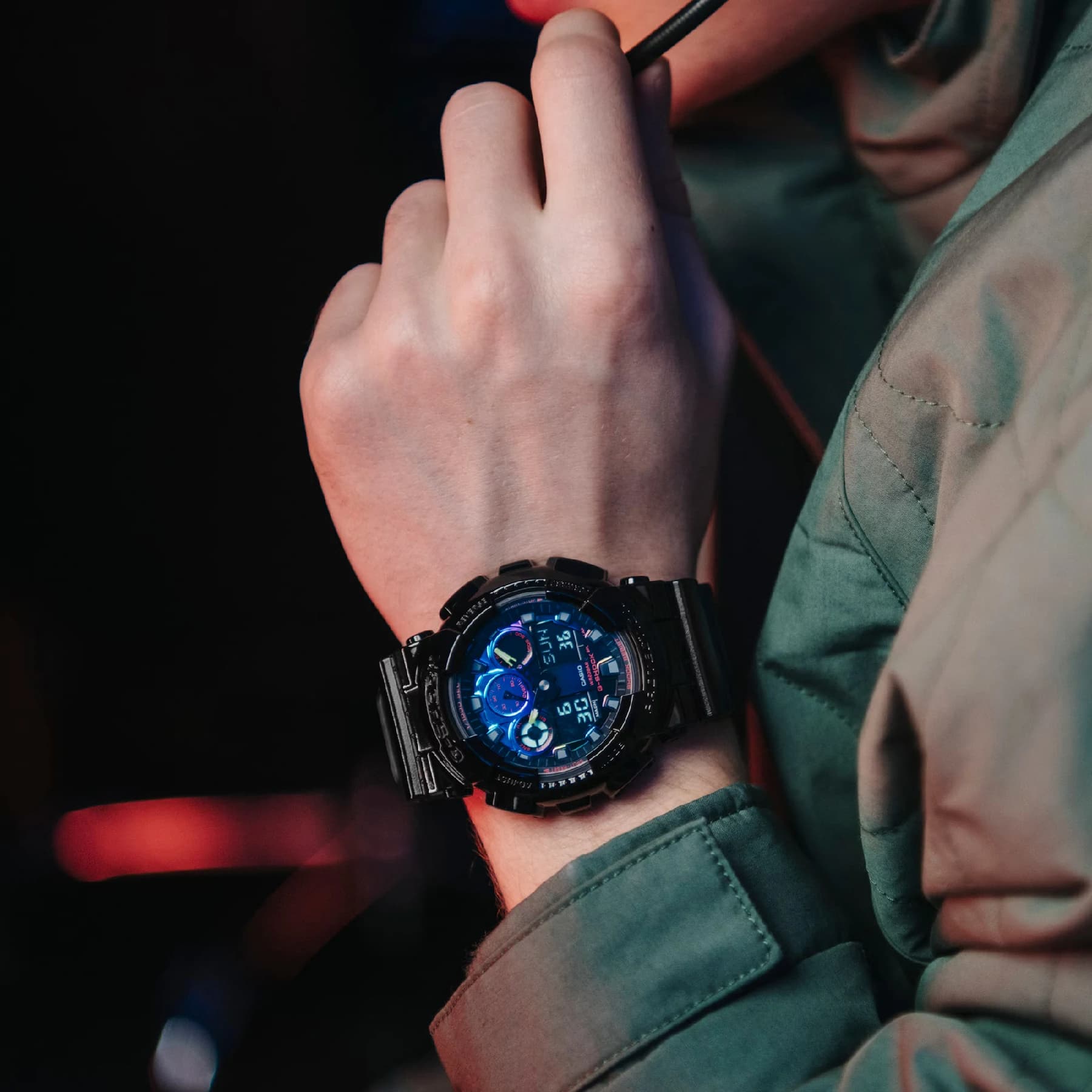 ساعت مچی مردانه کاسیو جیشاک (Casio G-Shock) مدل GA-100RGB-1ADR (طراحی گیمینگ و صفحه چندرنگ RGB) — تصویر ۸