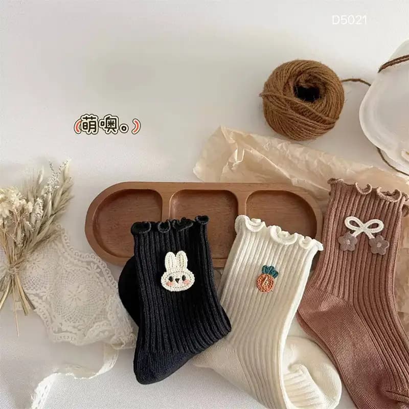 جوراب بچگانه دخترانه کبریتی نیمساق طرح میفی (مناسب کودکان 2 تا 9 سال) — تصویر ۳