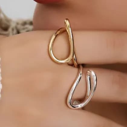 انگشتر زنانه / دخترانه فری سایز free size طرح مینیمال خطی رنگ نقره ای و طلایی مدرن آبکاری نقره رنگ ثابت کد zmp
