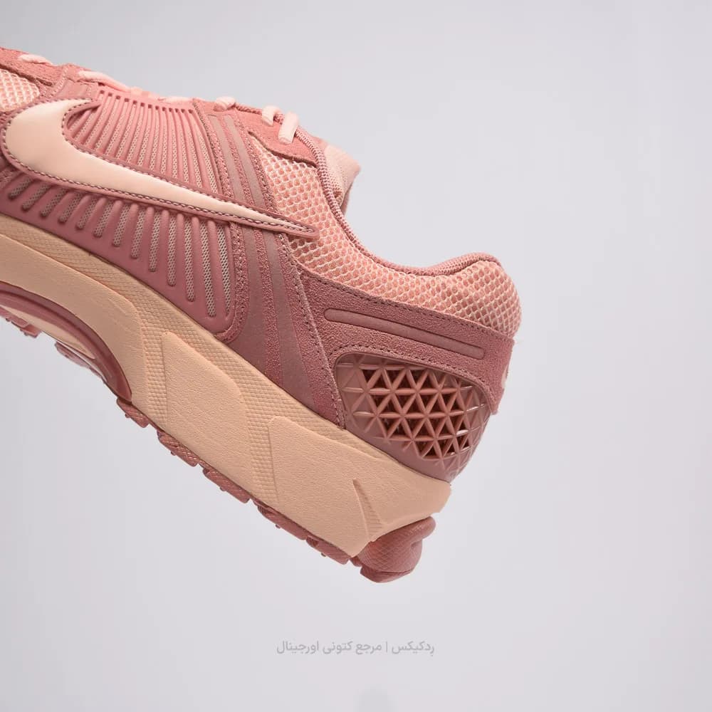کتونی Nike مدل Zoom Vomero 5 – HF1553-600 — تصویر ۴