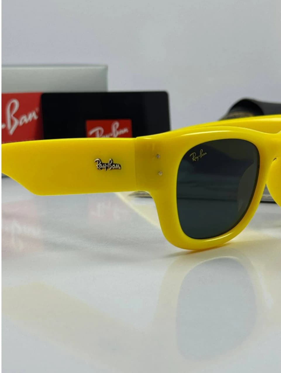 عینک ریبن زردrayban rb-4940 — تصویر ۲