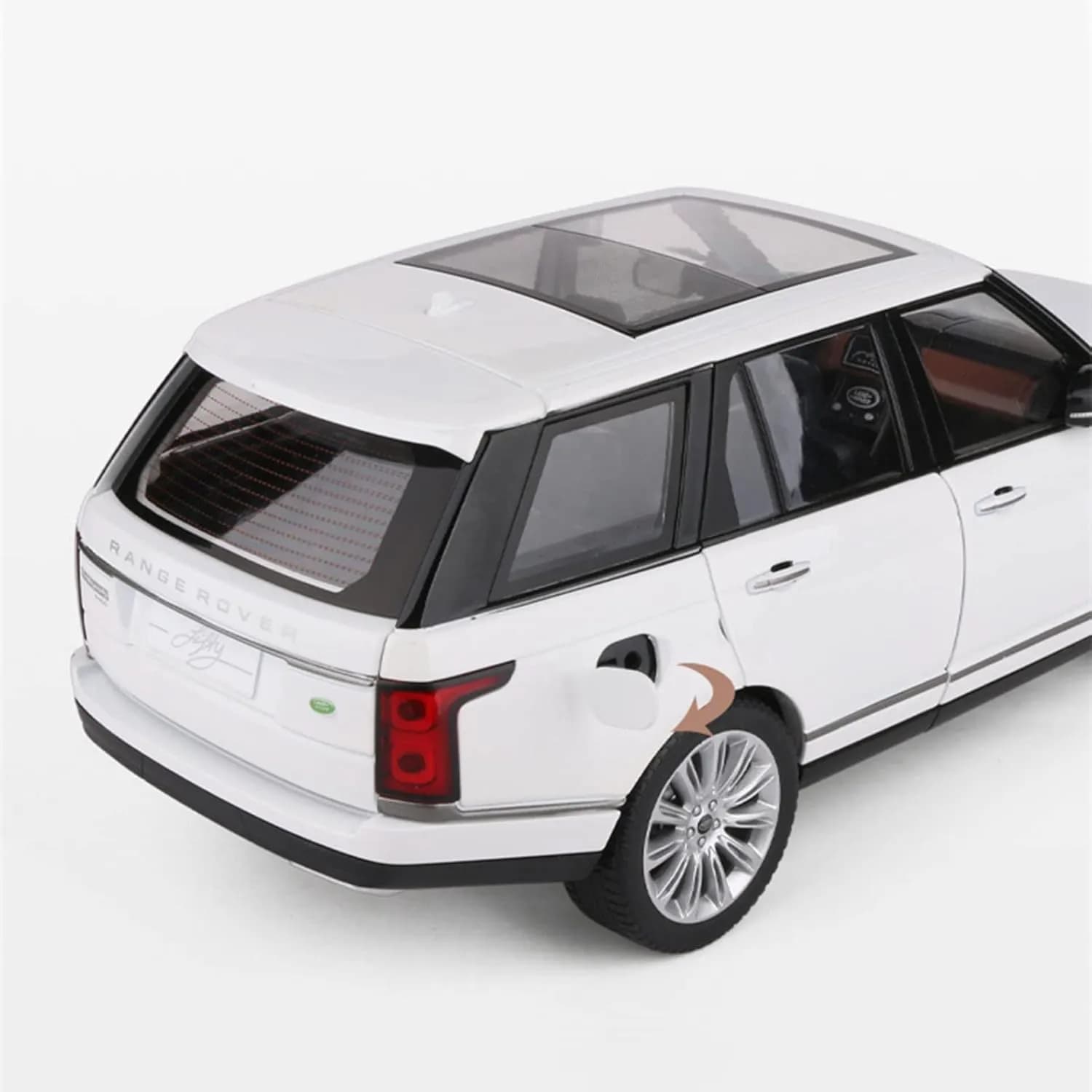 ماشین ماشین فلزی رینج راور سفید مدل Vogue SUV — تصویر ۳