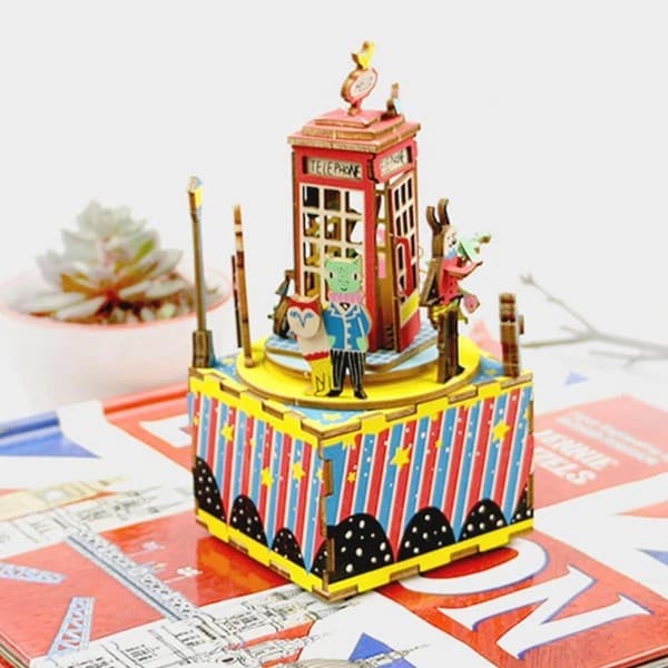 جعبه موسیقی ساختنی روبوتایم طرح کیوسک تلفن (Phone Booth AM401) — تصویر ۳