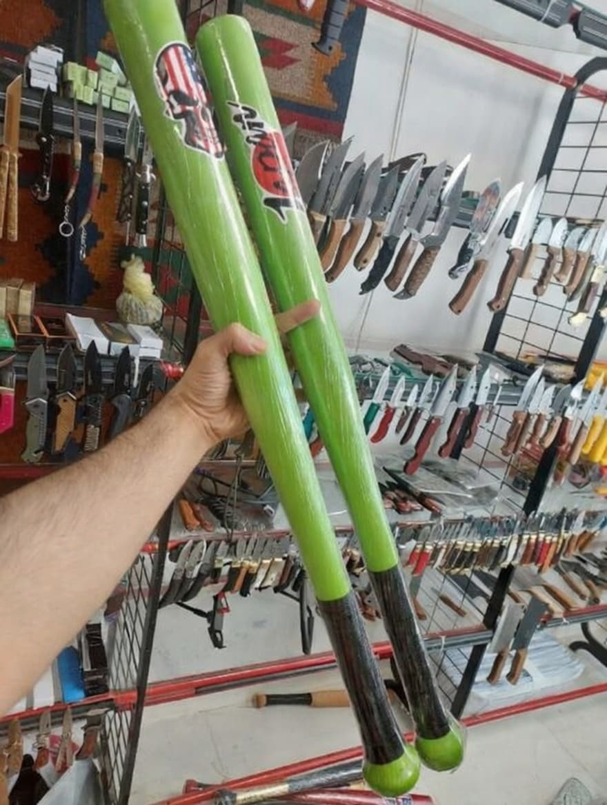 چوب بیسبال سبز ۷۰ سانتی (مدل حرفهای دستساز) – قدرت ضربه و ظاهر خفن در یک ابزار چندکاره