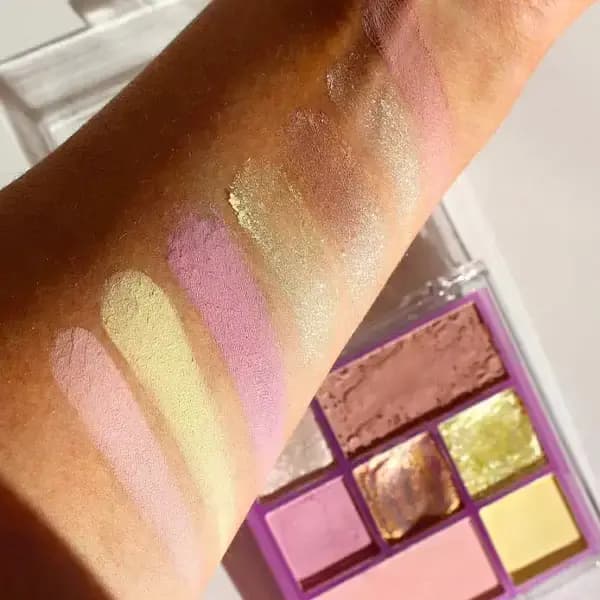 پالت سایه چشم 7 رنگ رسپبری ریپل تکنیک پاستیلی و شاین Technic Raspberry Ripple Eyeshadow Palette — تصویر ۲