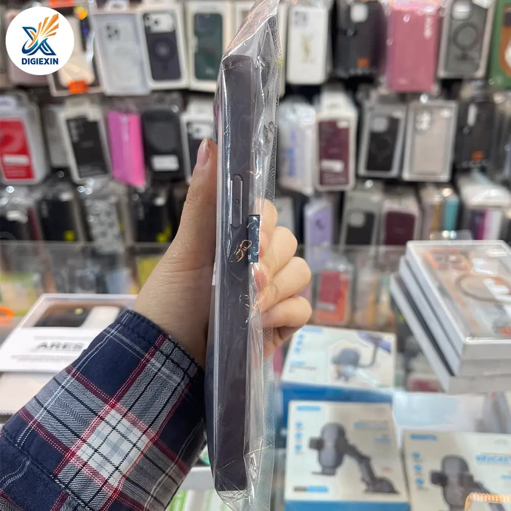 کاور پلو گلدوزی طرح تدی برای آیفون 15 پرومکس — تصویر ۴