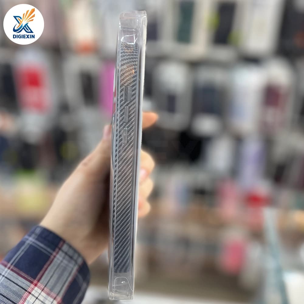 کاور یونیک کیس طرح کجسا مناسب برای آیفون 15 پرومکس — تصویر ۳