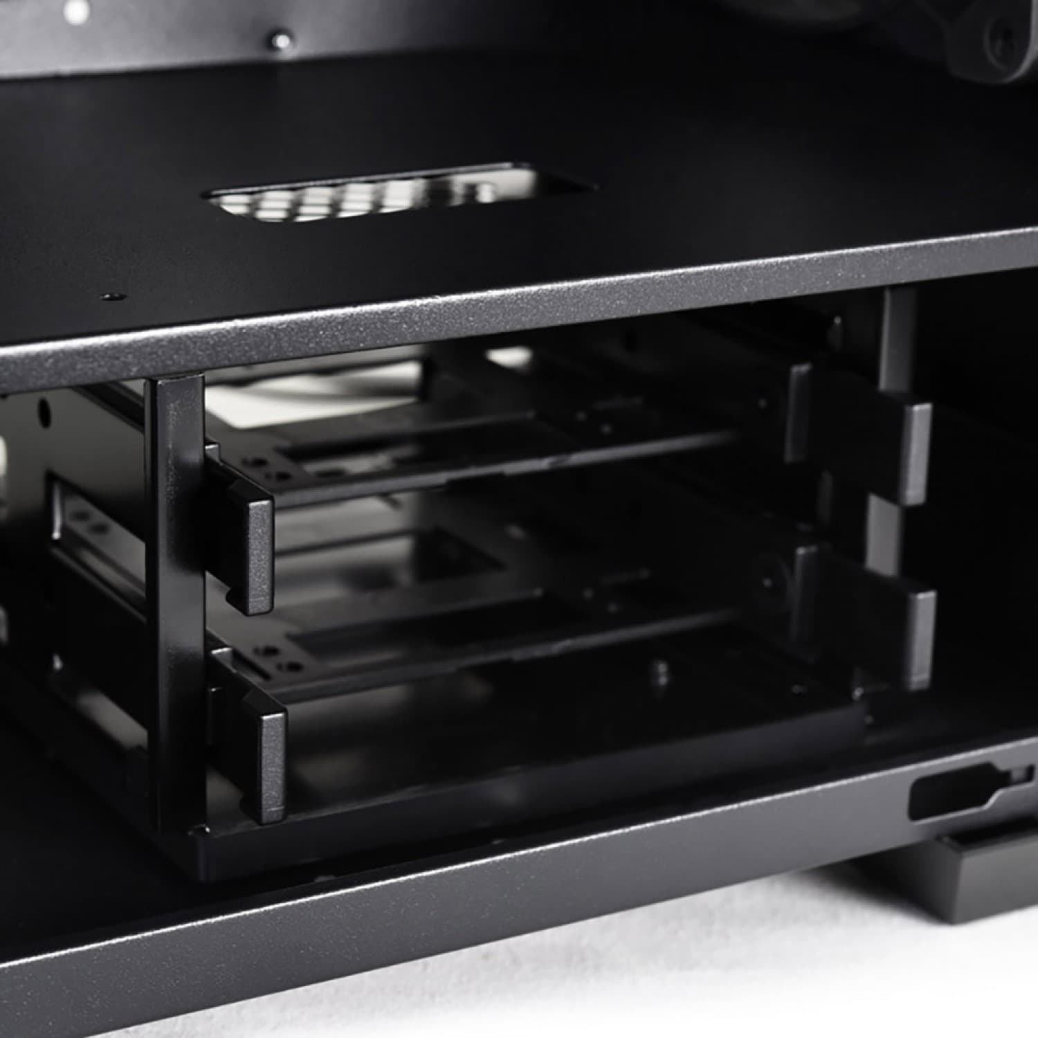 کیس لیان لی LANCOOL 205 MESH BLACK — تصویر ۶