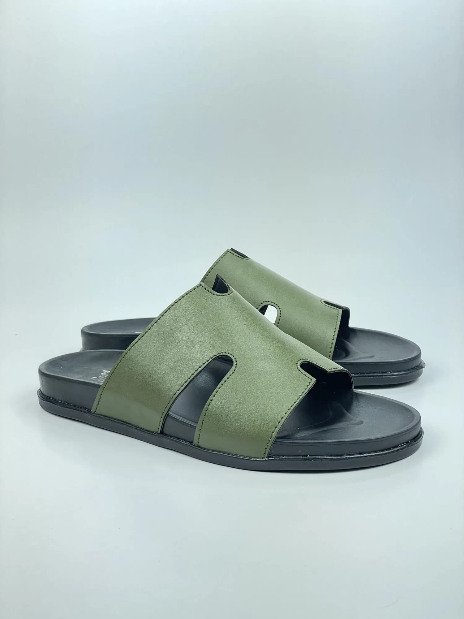 کد 365 اسلیپر صندل HERMES هرمس سبز یشمی مشکی — تصویر ۴