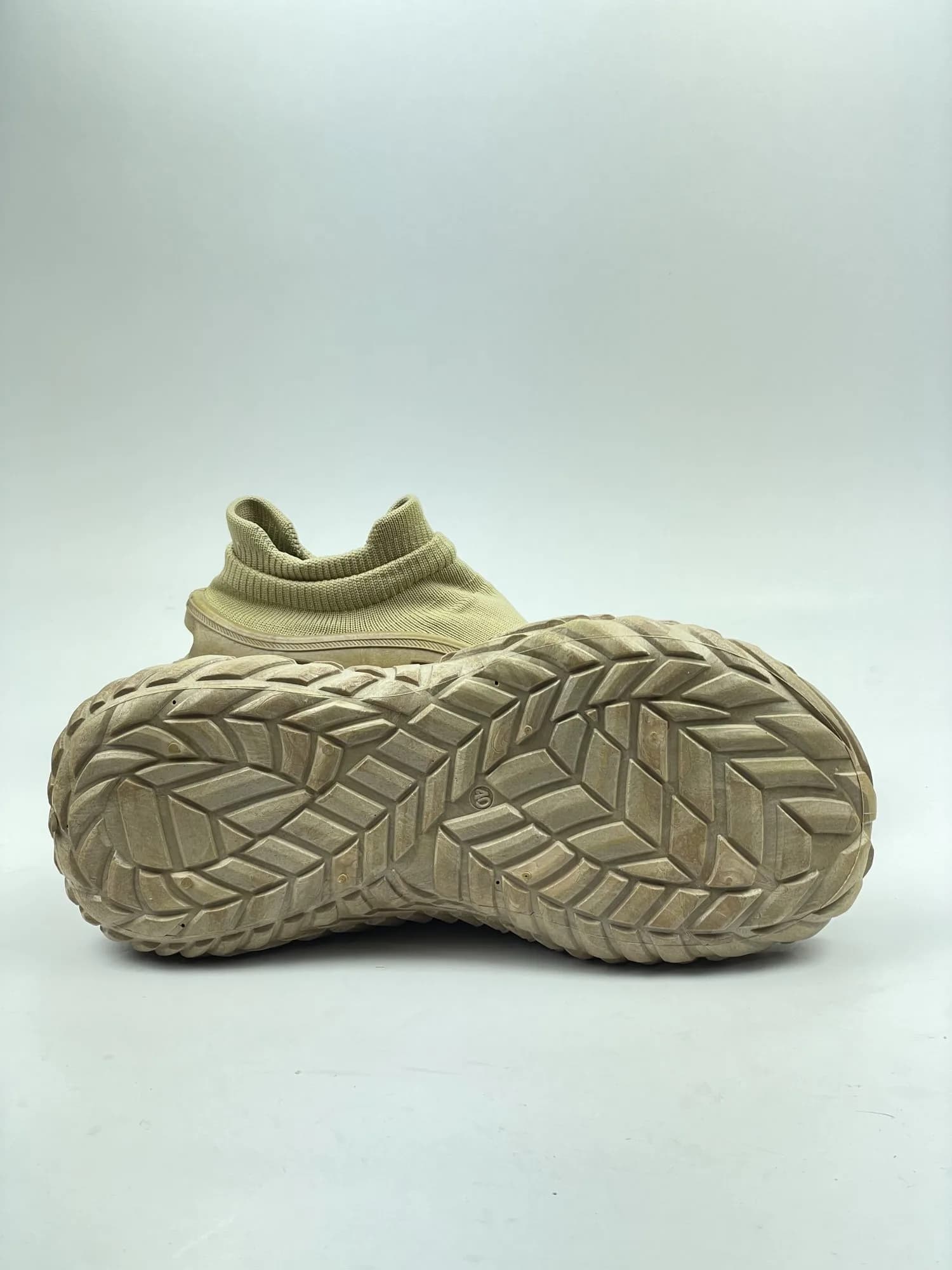 کتونی کشبافت تانکی تزریق مستقیم بالنسیاگا BALENCIAGA بی بندی کرم یکدست — تصویر ۴