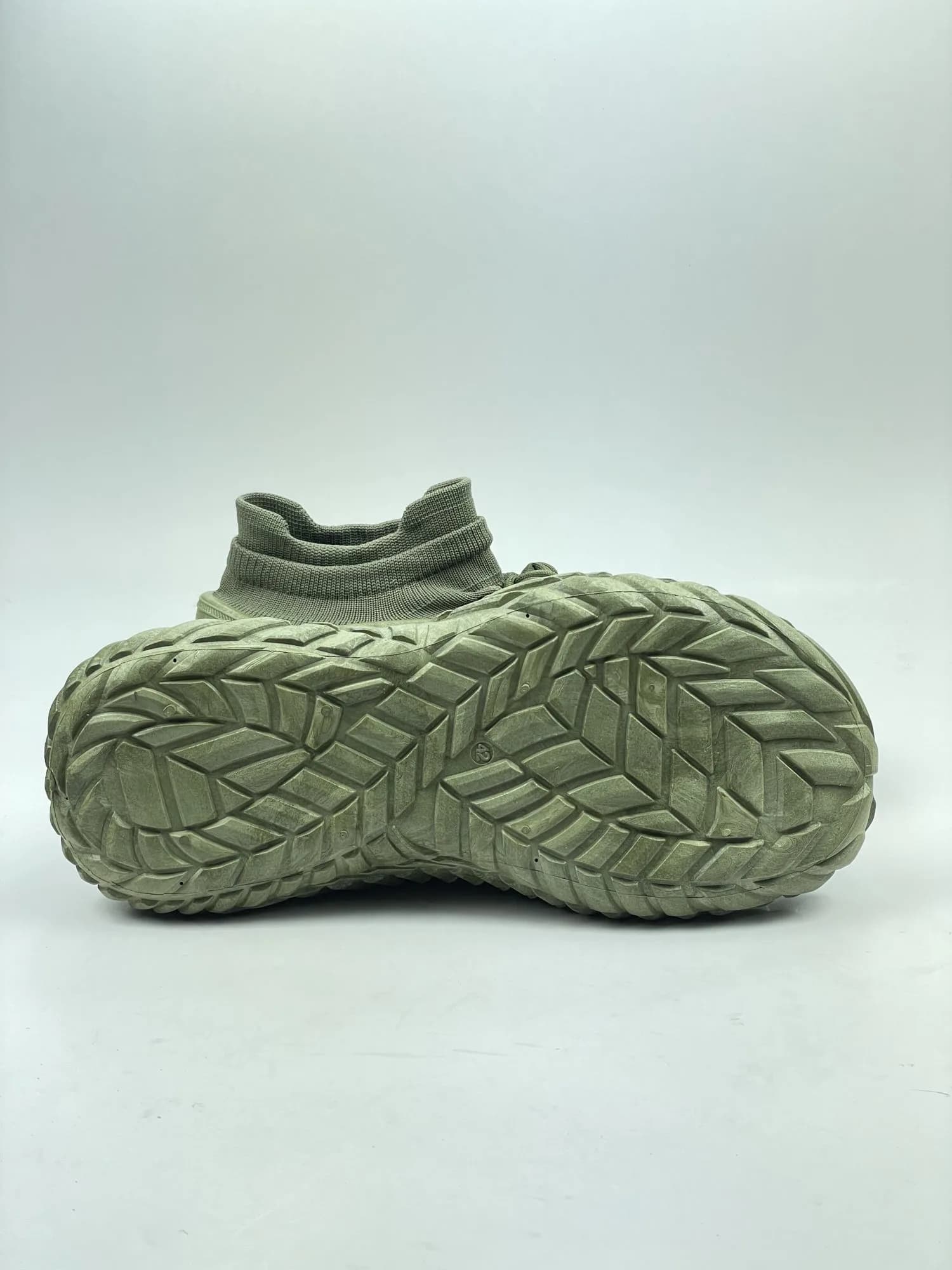 کتونی کشبافت تانکی تزریق مستقیم بالنسیاگا BALENCIAGA بندی سبز یکدست — تصویر ۲